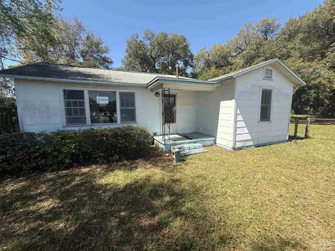 303 Yoakum Ct, Pensacola, FL 32505