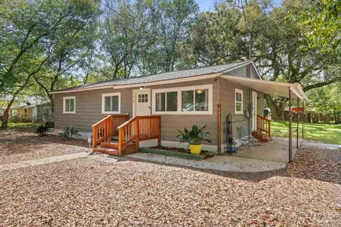 7615 Shamrock Dr, Pensacola, FL 32534
