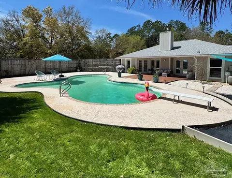 5844 Gulf Rd, Milton, FL 32583