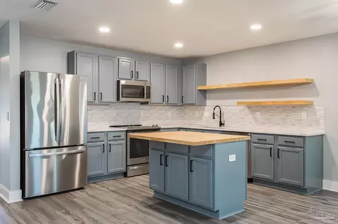 Kitchen - 5857 Pescara Dr, Pace, FL 32571 photo 2 of 4