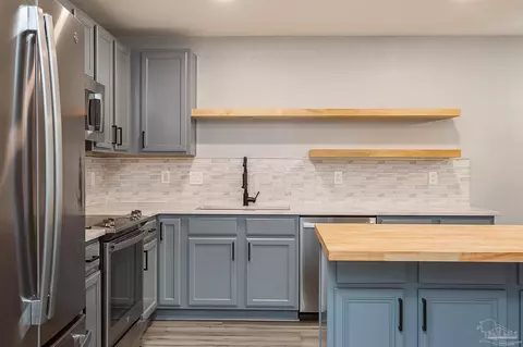 Kitchen - 5857 Pescara Dr, Pace, FL 32571 photo 4 of 4