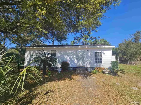 6029 Capitol Dr, Gulf Breeze, FL 32563