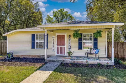 Exterior - 3985 Whitehall Dr, Pace, FL 32571 photo 1 of 9