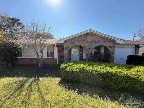 6143 Forest Pines Dr, Pensacola, FL 32526