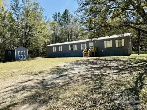 5393 Traci Dr, Milton, FL 32583