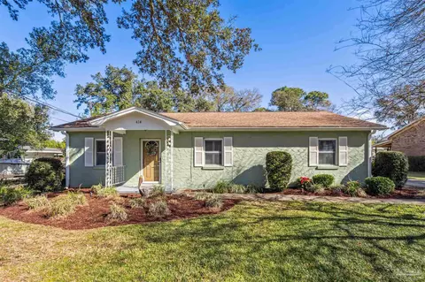 414 Warwick St, Gulf Breeze, FL 32561