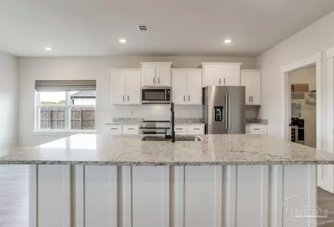 Kitchen - 2687 Ten Mile Rd, Pace, FL 32571 photo 2 of 4