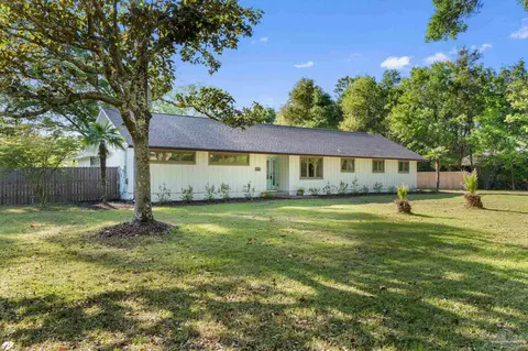 2465 Berrydale Rd, Pensacola, FL 32534