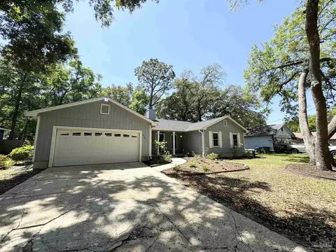 3221 Raines St, Pensacola, FL 32514