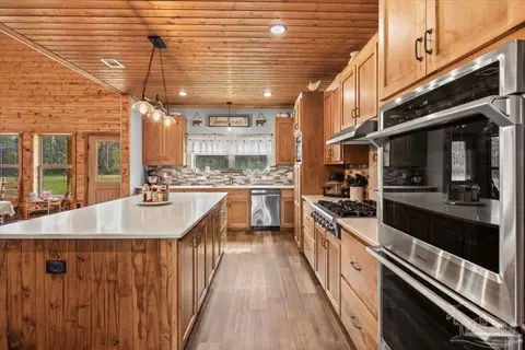 Kitchen - 3351 Velor Rd, Mcdavid, FL 32568 photo 5 of 5