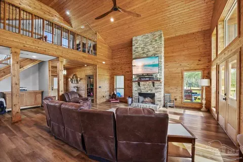 Living - 3351 Velor Rd, Mcdavid, FL 32568 photo 3 of 3