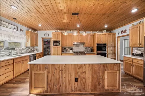 Kitchen - 3351 Velor Rd, Mcdavid, FL 32568 photo 1 of 5