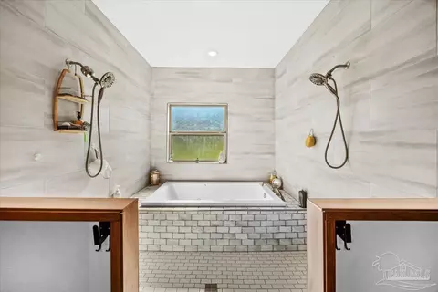 Bath - 3351 Velor Rd, Mcdavid, FL 32568 photo 3 of 7