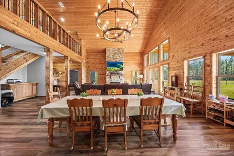 Dining - 3351 Velor Rd, Mcdavid, FL 32568 photo 1 of 3