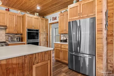 Kitchen - 3351 Velor Rd, Mcdavid, FL 32568 photo 2 of 5