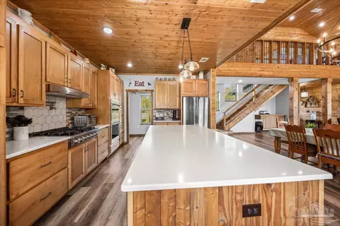 Kitchen - 3351 Velor Rd, Mcdavid, FL 32568 photo 4 of 5