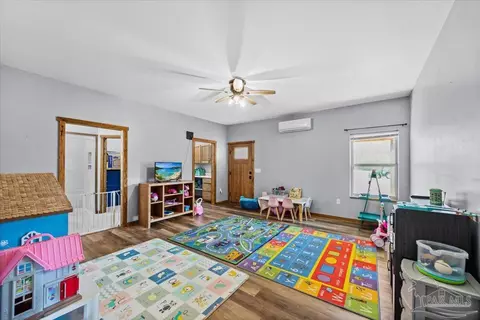 Entry Way - 3351 Velor Rd, Mcdavid, FL 32568 photo 4 of 10
