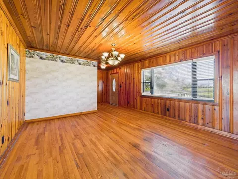 Living - 13300 Hwy 89, Jay, FL 32565 photo 2 of 4