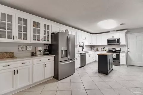 Kitchen - 3175 Benton Blvd, Pace, FL 32571 photo 3 of 4