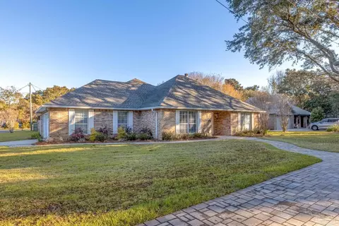 2362 Osprey Dr, Gulf Breeze, FL 32563