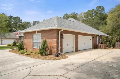 2925 Greystone Dr, Pace, FL 32571 photo 4
