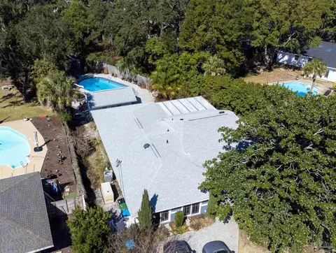 205 Florida Ave, Gulf Breeze, FL 32561