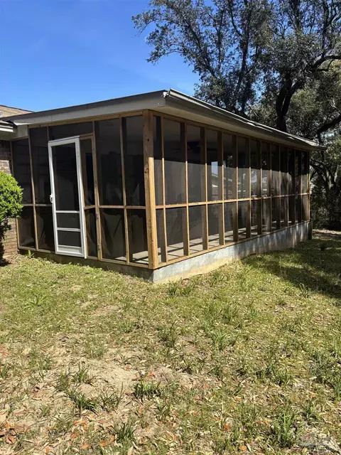 6301 Cotton St, Pensacola, FL 32526