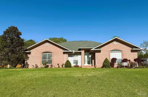 5638 Champions Dr, Pace, FL 32571
