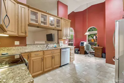 Kitchen - 4927 Pattock Pl, Pace, FL 32571 photo 3 of 6