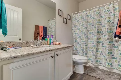 Bath - 5835 Mossy Creek Ln, Pace, FL 32571 photo 2 of 4