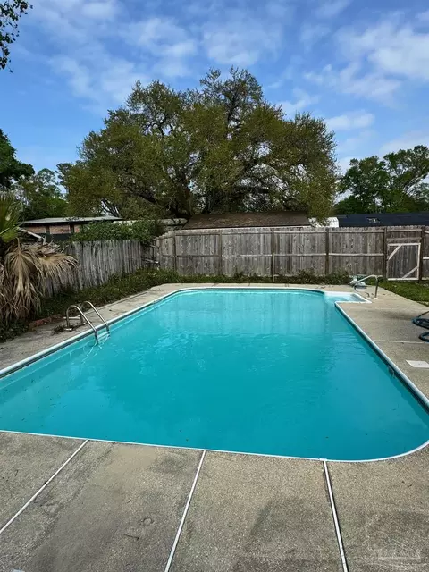 1332 Midway Dr, Cantonment, FL 32533