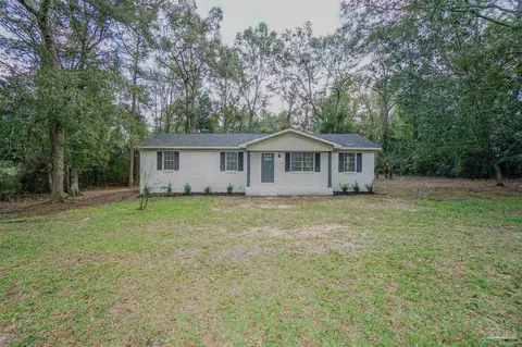 147 San Carlos Dr, Cantonment, FL 32533