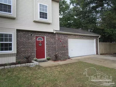8415 Williamsburg Cir, Pensacola, FL 32514