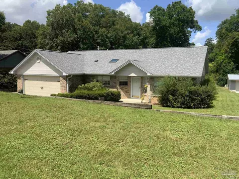 3901 Deerwood Cir, Pace, FL 32571