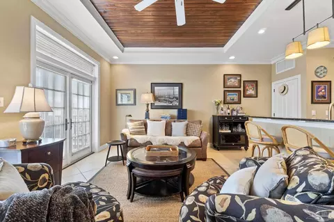 108 S Alcaniz St #308, Pensacola, FL 32502