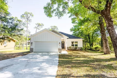 5300 Marks Pl, Milton, FL 32570