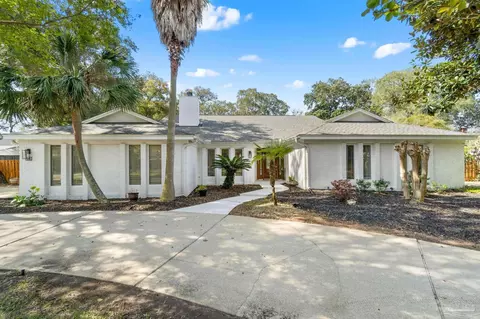 86 Chanteclaire Cir, Gulf Breeze, FL 32561