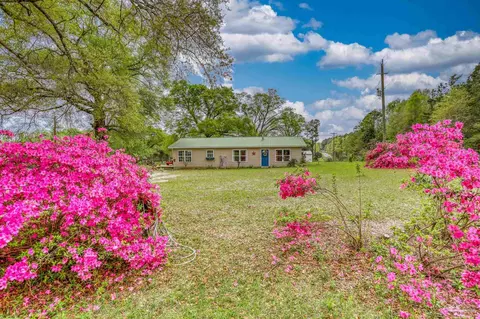 1993 Varnum Rd, Laurel Hill, FL 32567