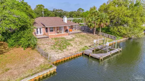 1128 Bayview Ln, Gulf Breeze, FL 32563