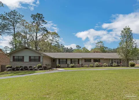 2203 Dogwood Ln, Brewton, AL 36426