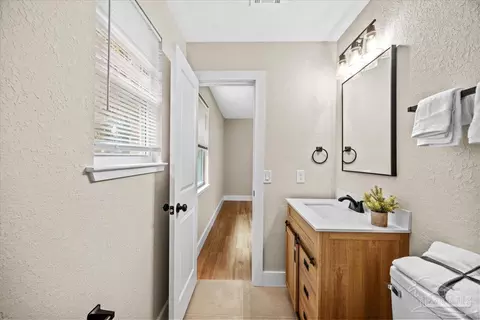 Bath - 4204 Red Wing Ct, Pace, FL 32571 photo 2 of 3