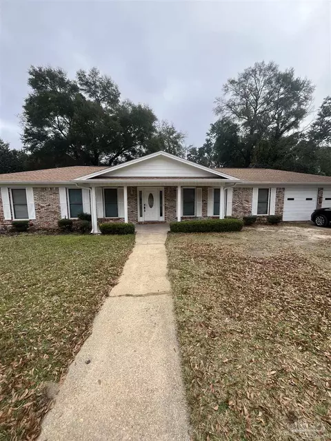8104 Strasburg Rd, Pensacola, FL 32514