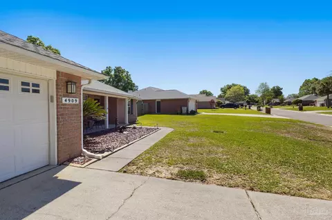 4909 Laurel Oak Dr, Pace, FL 32571 photo 6