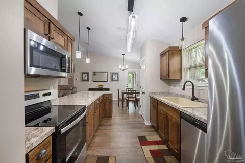 Kitchen - 5837 Northrop Rd, Milton, FL 32570 photo 4 of 4