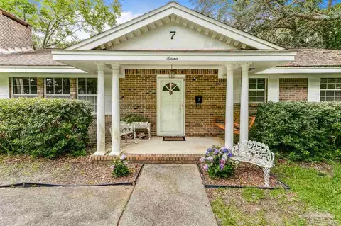 7 Highpoint Dr, Gulf Breeze, FL 32561