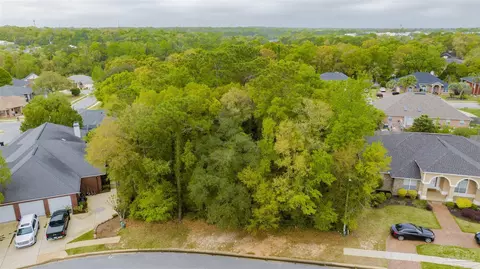 6011 Chapman Cir, Pensacola, FL 32504