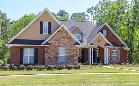 927 Bucyrus Ln, Cantonment, FL 32533