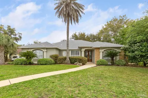 1166 Grand Pointe Dr, Gulf Breeze, FL 32563