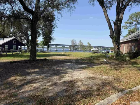 Gordon Wells Dr, Milton, FL 32583 photo 2