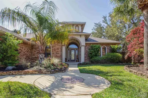 2501 Meek St, Gulf Breeze, FL 32563